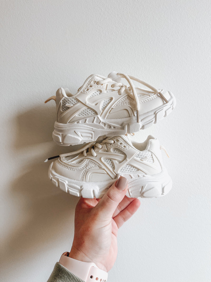 Mac Sneakers